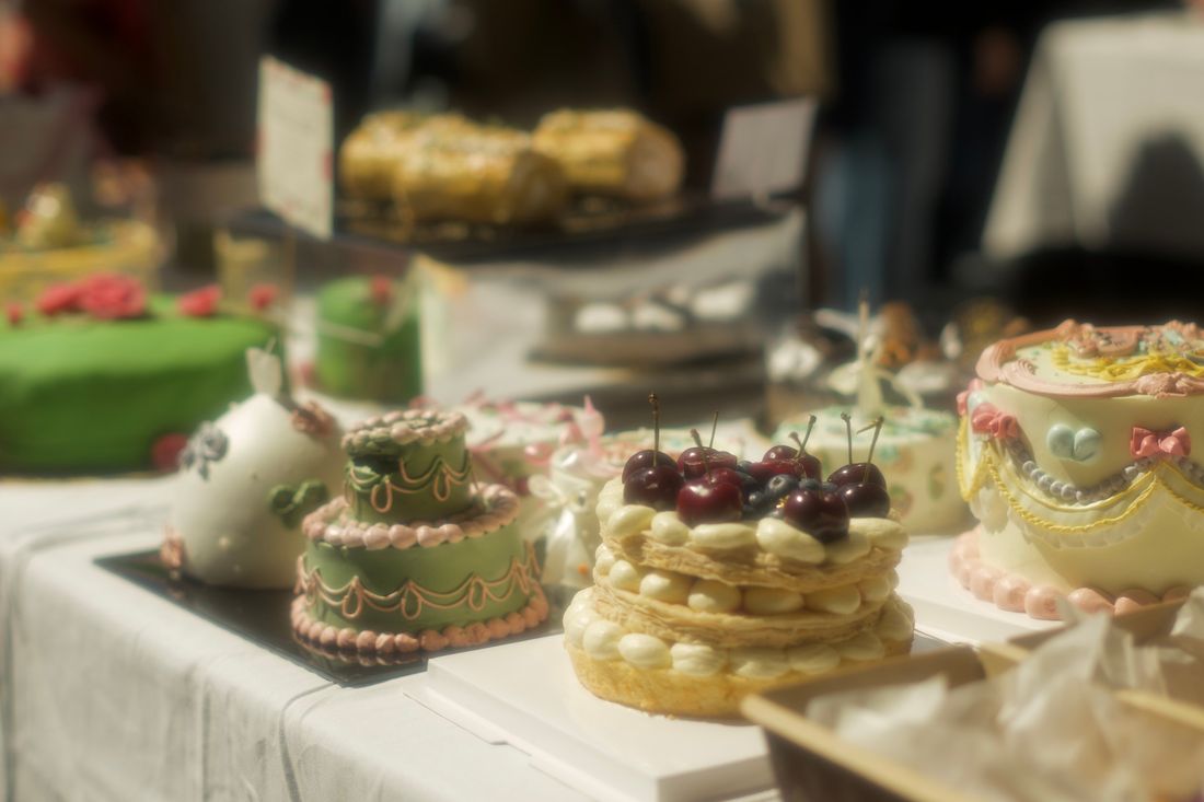 Vintage piped cakes at Cakewalk